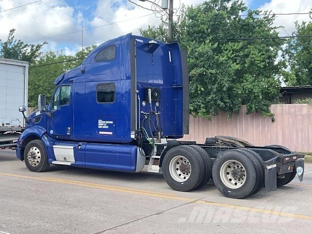 Peterbilt 587 Nyergesvontatók