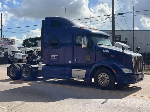 Peterbilt 587 Nyergesvontatók