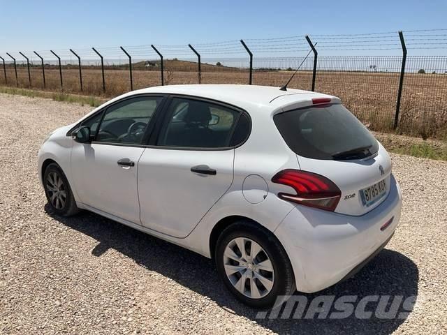 Peugeot 208 Kistehergépjárművek