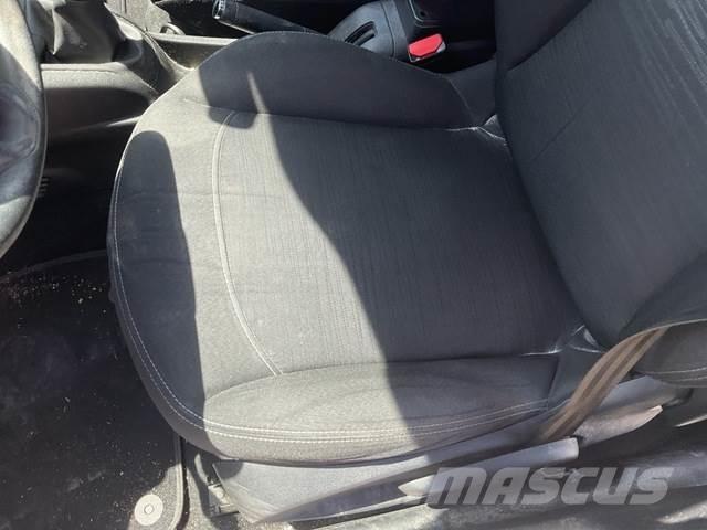 Peugeot 208 Kistehergépjárművek