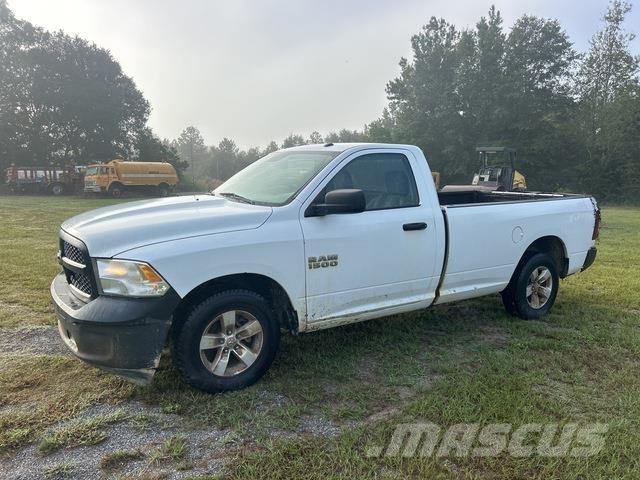 RAM 1500 Kis teherszállító/Platós kocsi