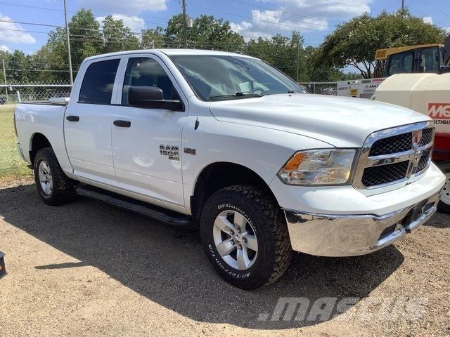 RAM 1500 Kis teherszállító/Platós kocsi