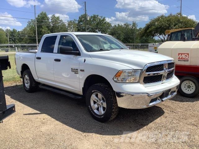 RAM 1500 Kis teherszállító/Platós kocsi