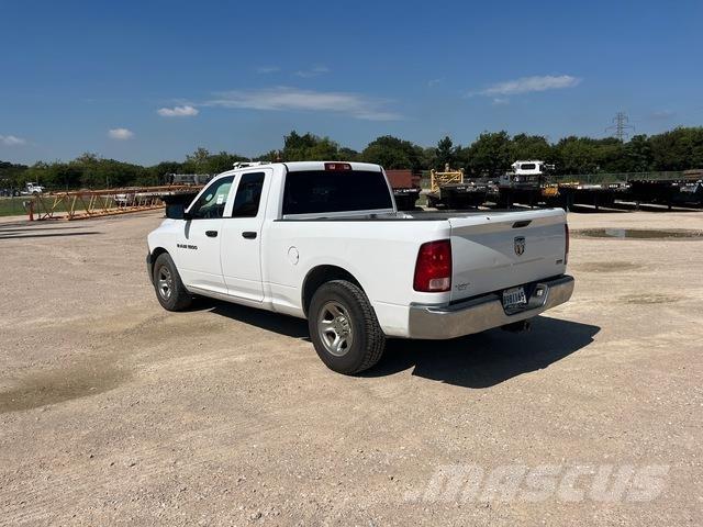 RAM 1500 Kis teherszállító/Platós kocsi