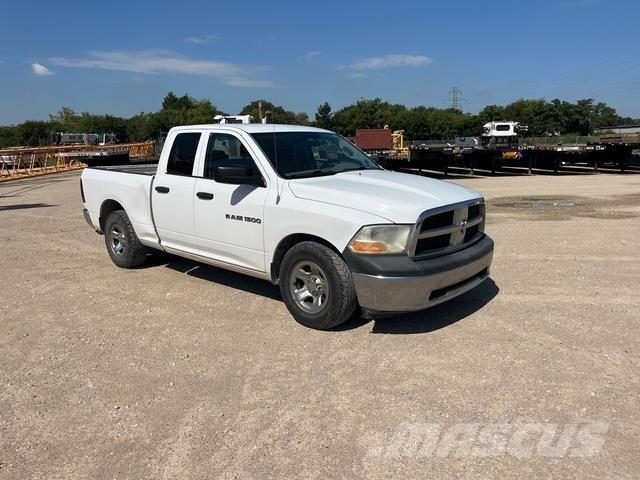 RAM 1500 Kis teherszállító/Platós kocsi