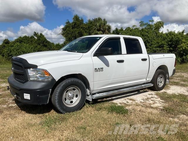 RAM 1500 Kis teherszállító/Platós kocsi