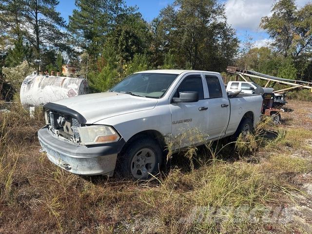 RAM 1500 Kis teherszállító/Platós kocsi