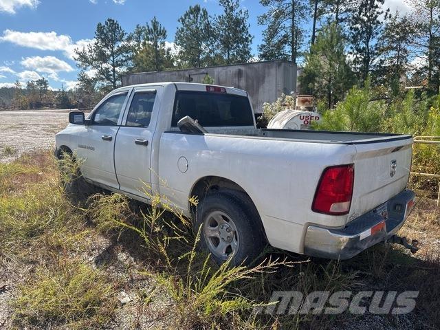 RAM 1500 Kis teherszállító/Platós kocsi