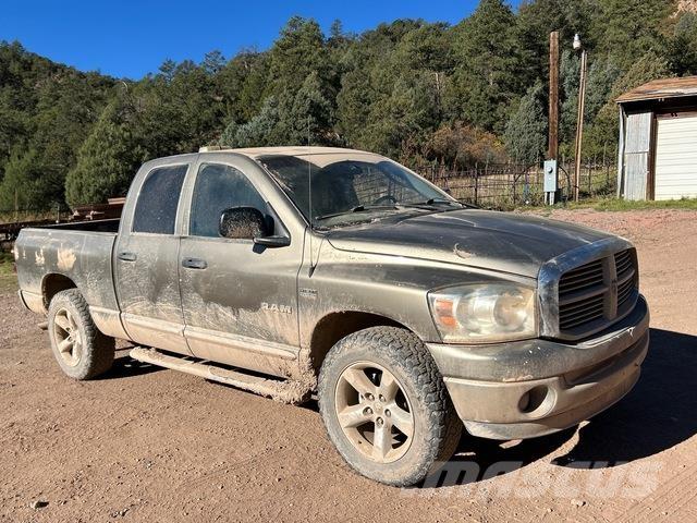 RAM 1500 Kis teherszállító/Platós kocsi