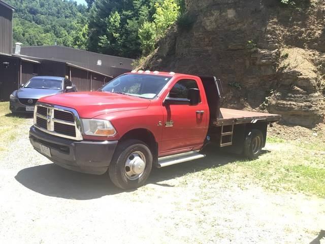 RAM 3500 Platós / Ponyvás teherautók