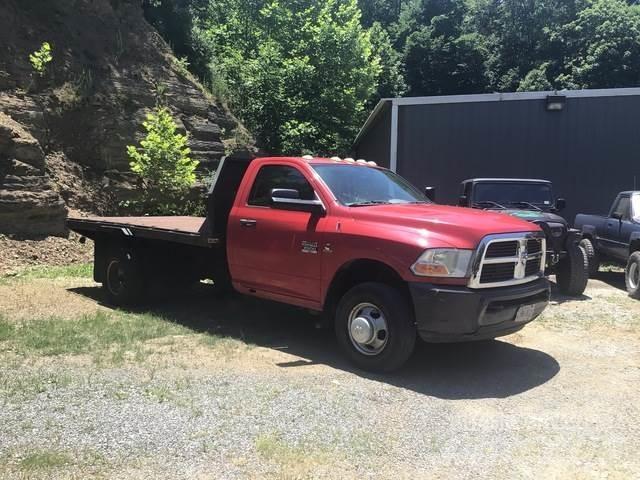 RAM 3500 Platós / Ponyvás teherautók