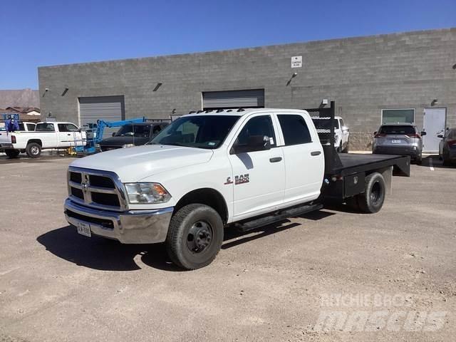 RAM 3500 Platós / Ponyvás teherautók