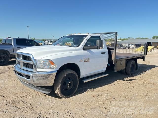 RAM 3500 Platós / Ponyvás teherautók