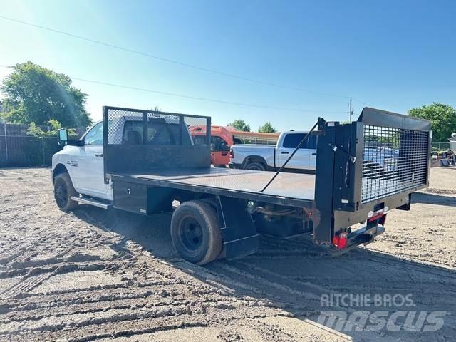 RAM 3500 Platós / Ponyvás teherautók