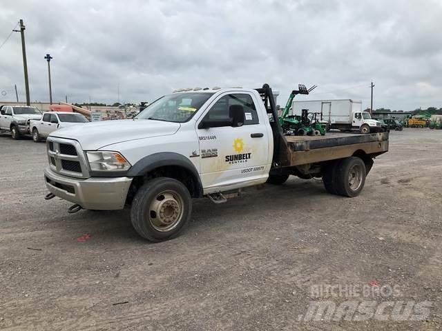 RAM 4500 Platós / Ponyvás teherautók