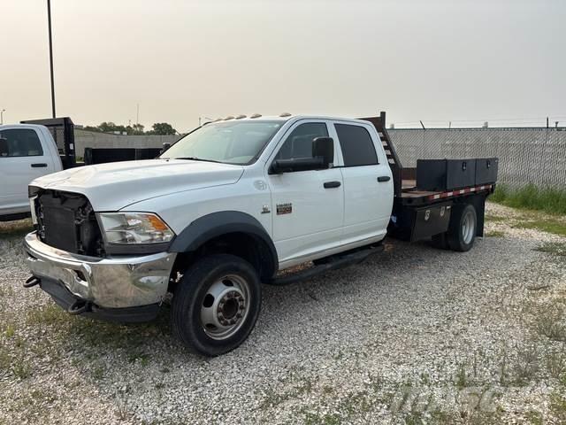 RAM 5500 Platós / Ponyvás teherautók