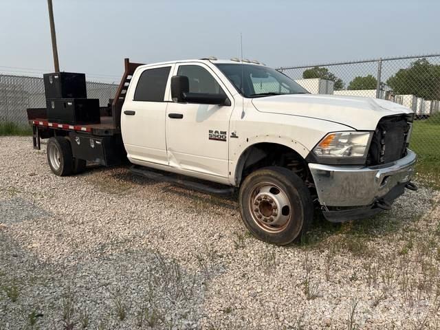 RAM 5500 Platós / Ponyvás teherautók