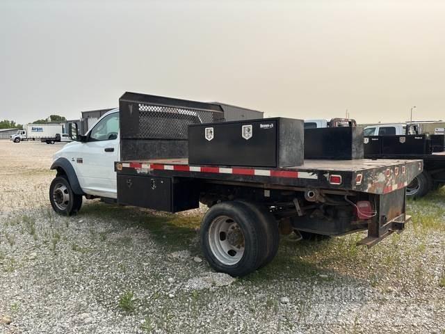 RAM 5500 Platós / Ponyvás teherautók