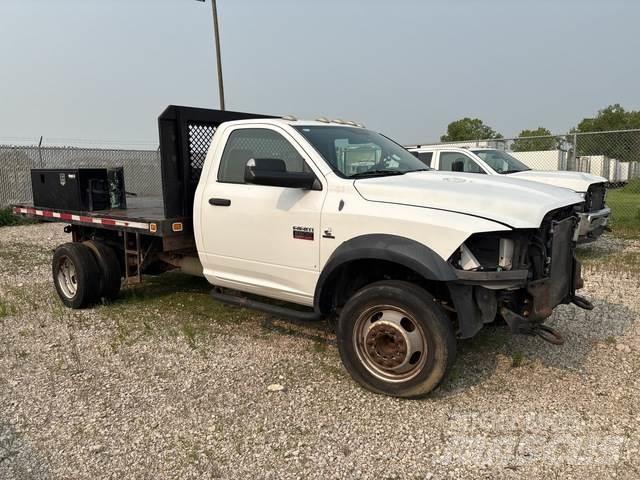 RAM 5500 Platós / Ponyvás teherautók