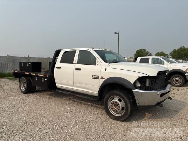 RAM 5500 Platós / Ponyvás teherautók