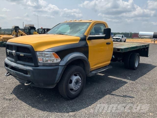 RAM 5500 Platós / Ponyvás teherautók