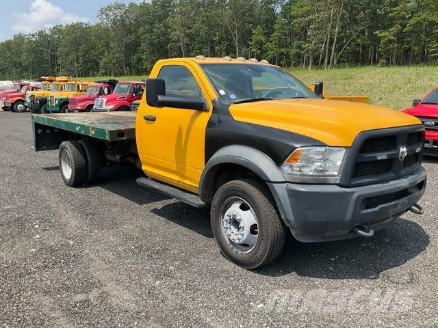 RAM 5500 Platós / Ponyvás teherautók