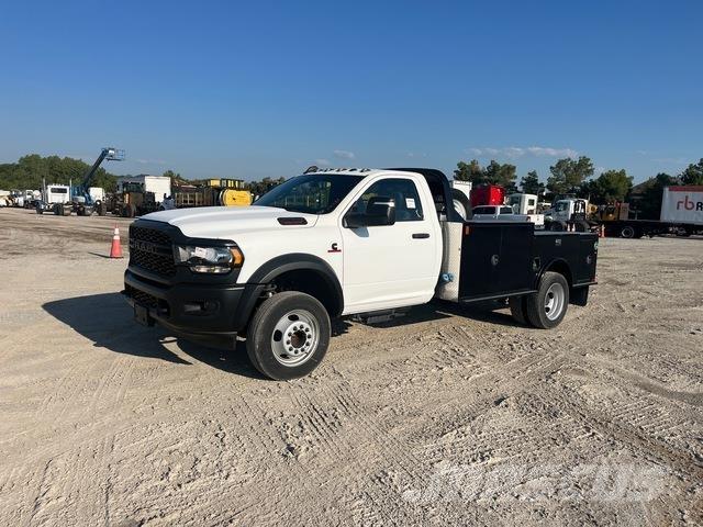 RAM 5500 Platós / Ponyvás teherautók