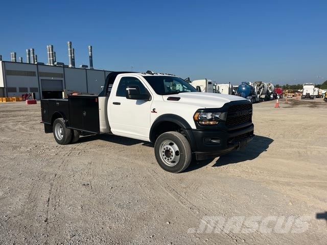 RAM 5500 Platós / Ponyvás teherautók