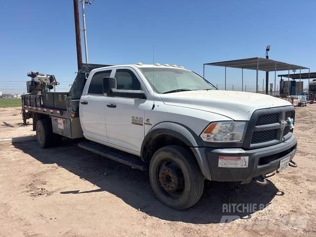 RAM 5500HD Platós / Ponyvás teherautók