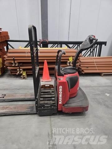 Raymond 8410 Kézi raklapemelő