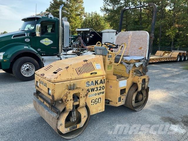 Sakai SW320 Ikerdobos hengerek