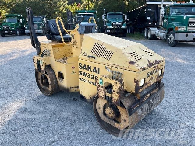 Sakai SW320 Ikerdobos hengerek