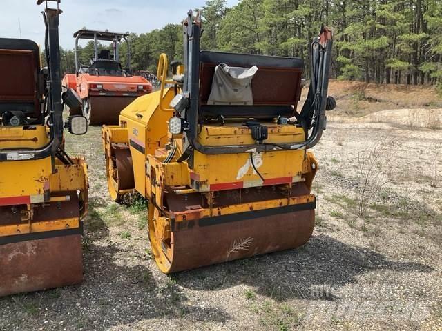Sakai SW330 Ikerdobos hengerek