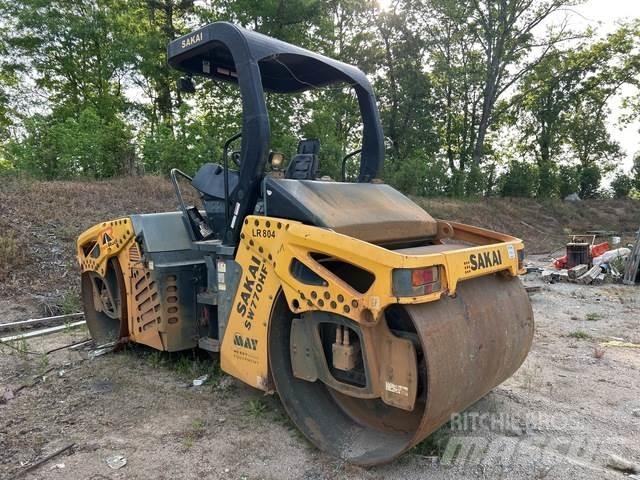 Sakai SW770HF Ikerdobos hengerek