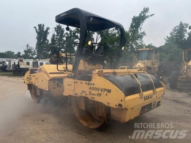 Sakai SW880 Ikerdobos hengerek