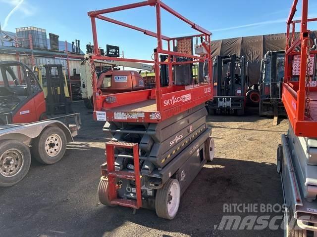 SkyJack 3226 Ollós emelők
