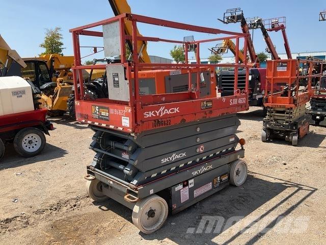 SkyJack 4632 Ollós emelők