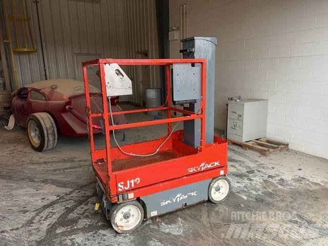 SkyJack SJ12 Személyemelők