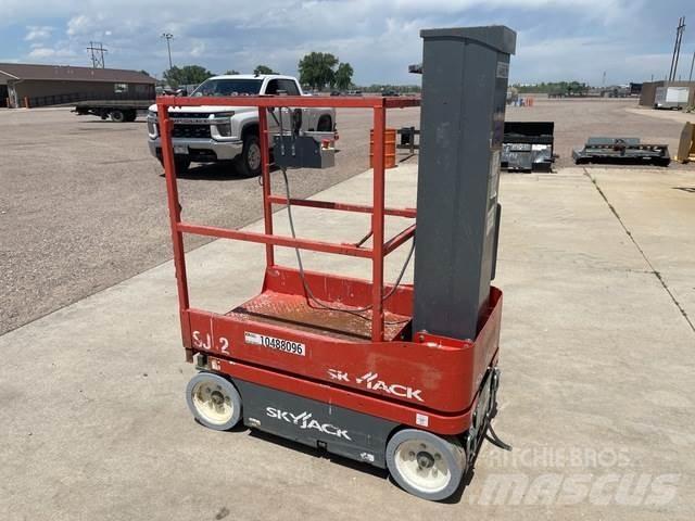 SkyJack SJ12 Személyemelők