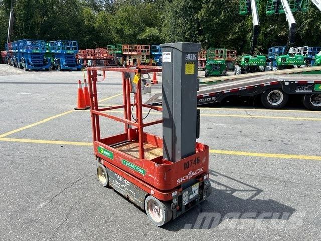 SkyJack SJ12 Személyemelők