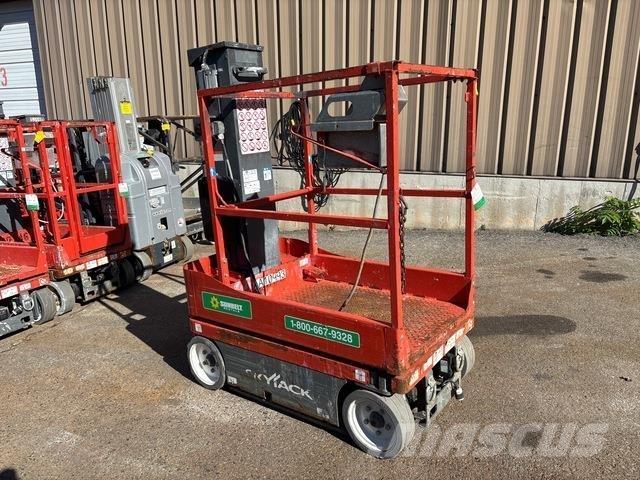 SkyJack SJ12 Személyemelők
