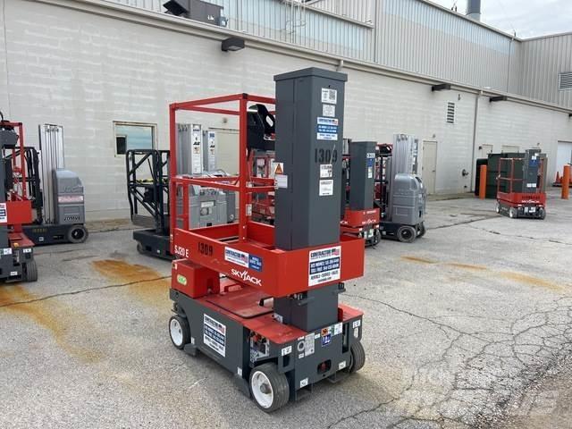 SkyJack SJ20E Személyemelők