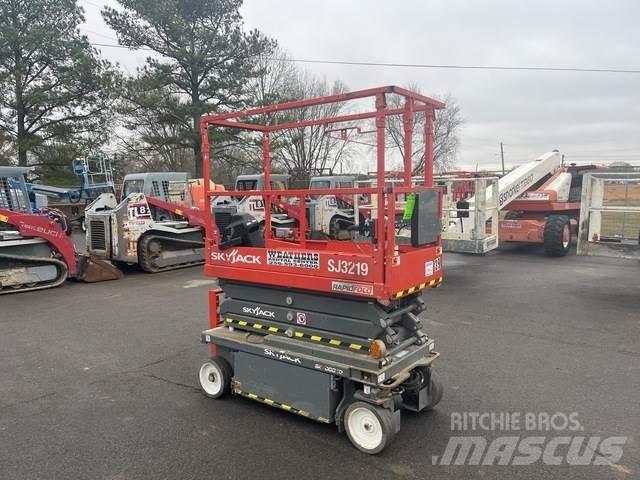 SkyJack SJ3219 Ollós emelők