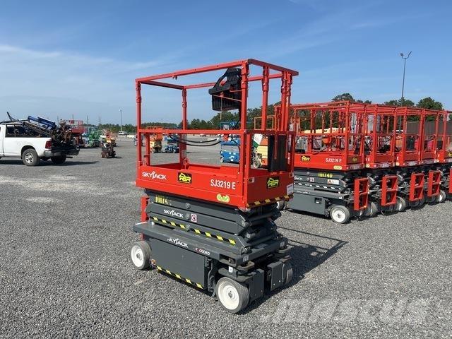SkyJack SJ3219 Ollós emelők