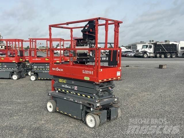 SkyJack SJ3219 Ollós emelők