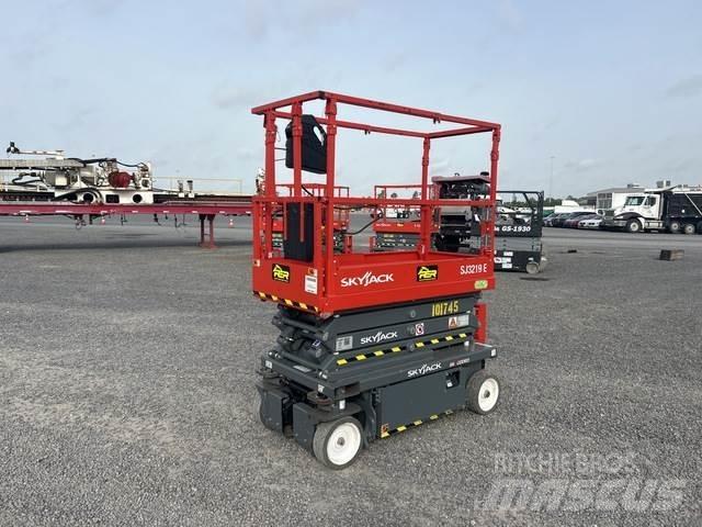 SkyJack SJ3219 Ollós emelők