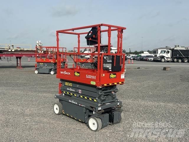 SkyJack SJ3219 Ollós emelők