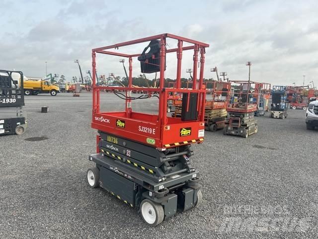 SkyJack SJ3219 Ollós emelők