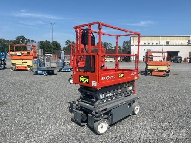 SkyJack SJ3219 Ollós emelők