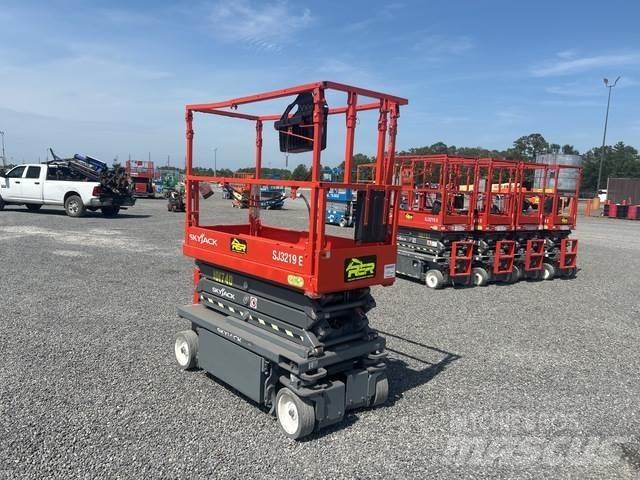 SkyJack SJ3219 Ollós emelők